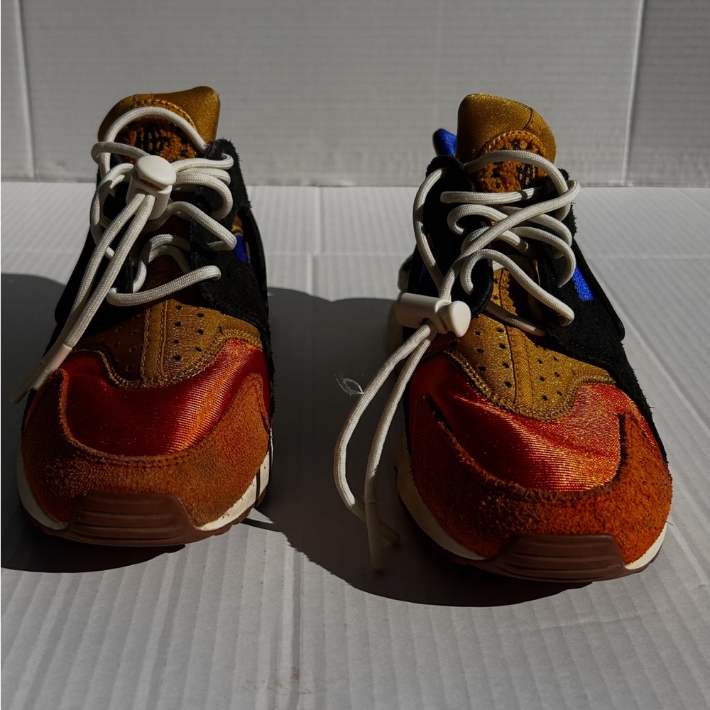 Nike Air Huarache ACG Inspired Campfire Orange shoe black, blue and gold Sz:8.5